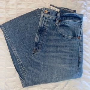 Abercrombie 90’s straight ultra high rise